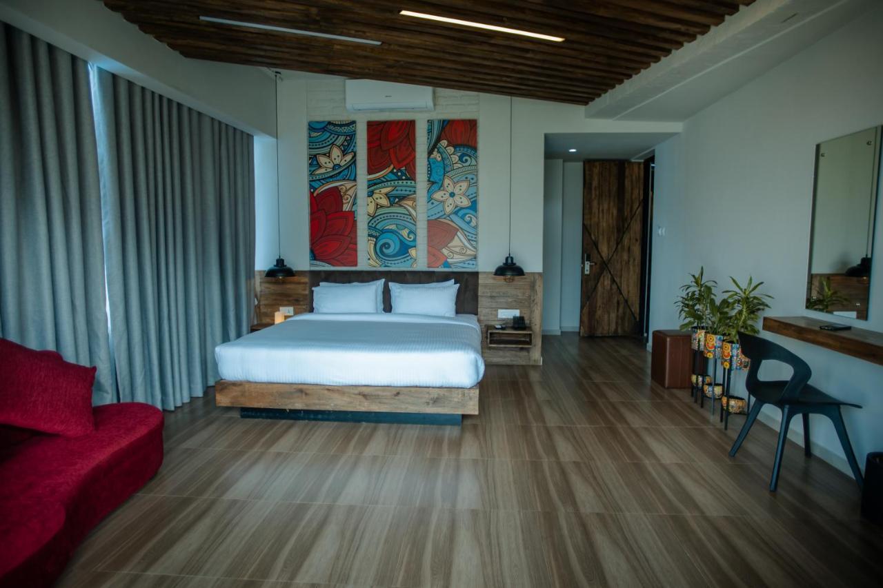 Jade City Hotel โพคารา ภายนอก รูปภาพ