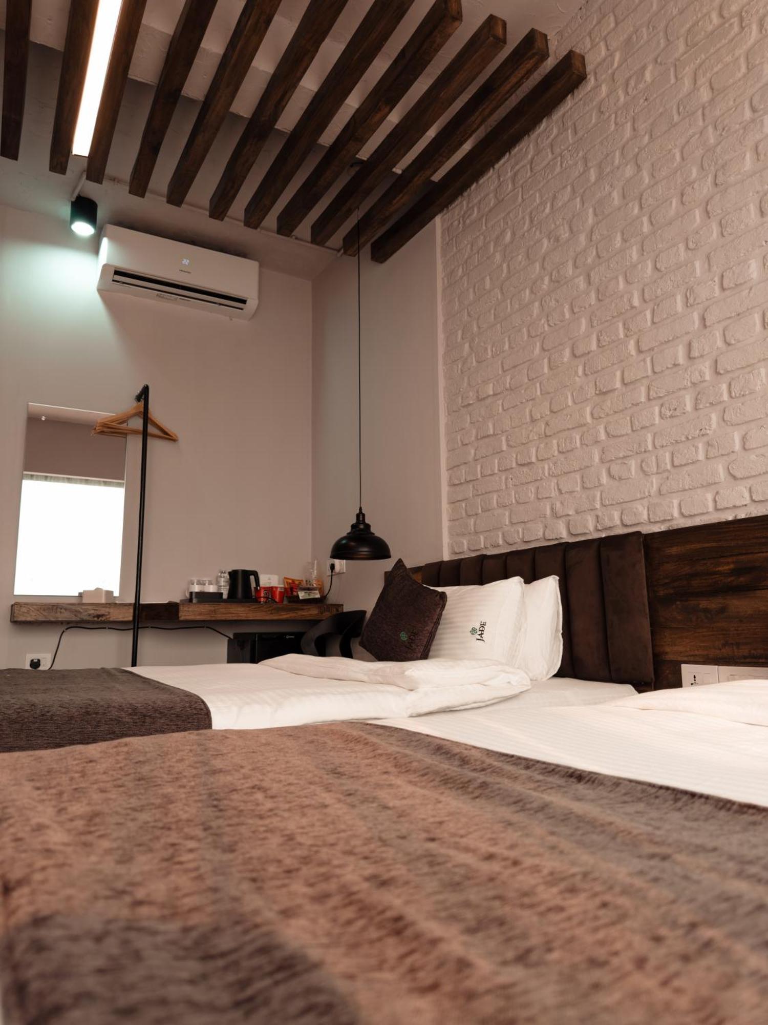 Jade City Hotel โพคารา ภายนอก รูปภาพ