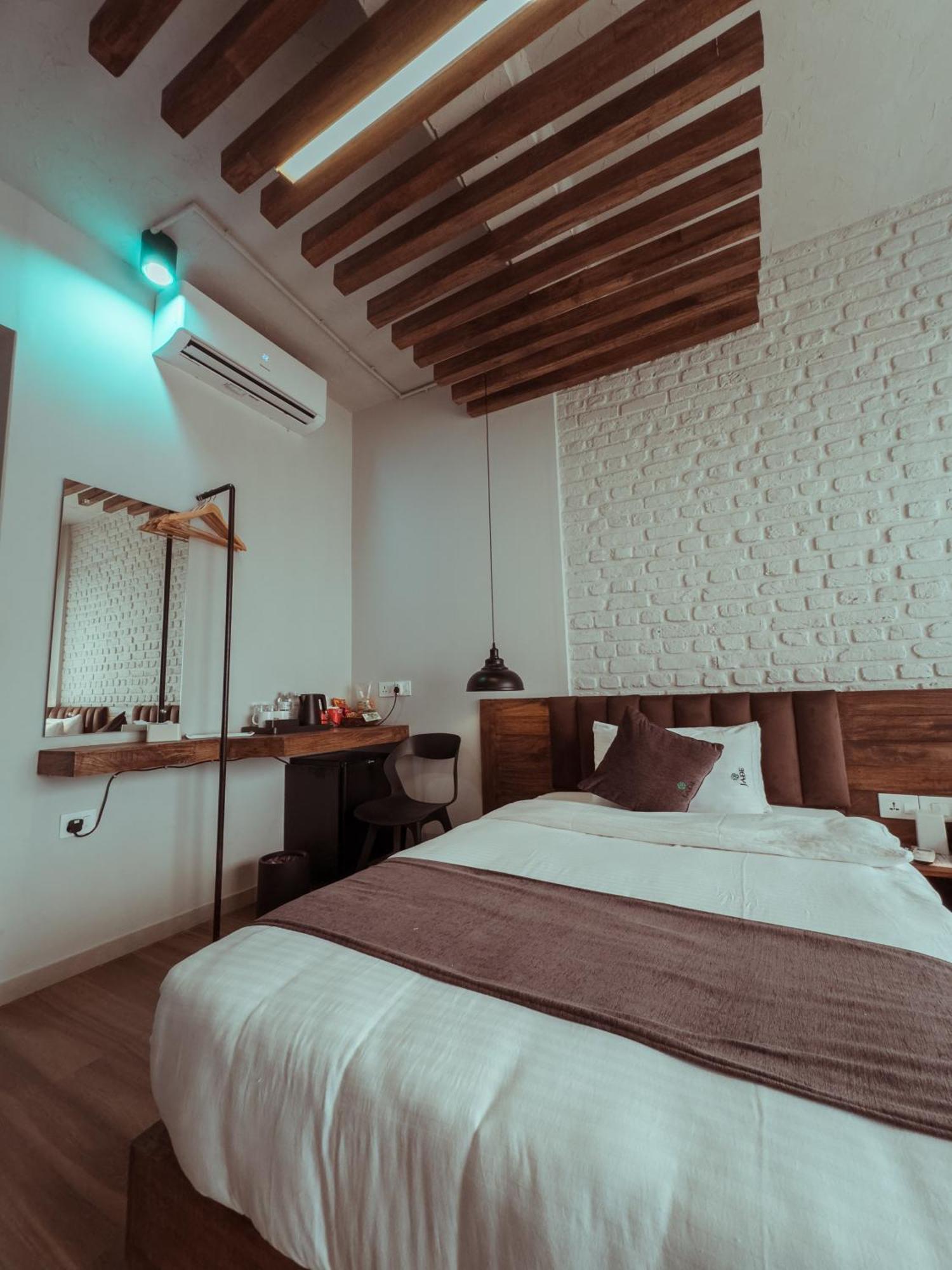 Jade City Hotel โพคารา ภายนอก รูปภาพ
