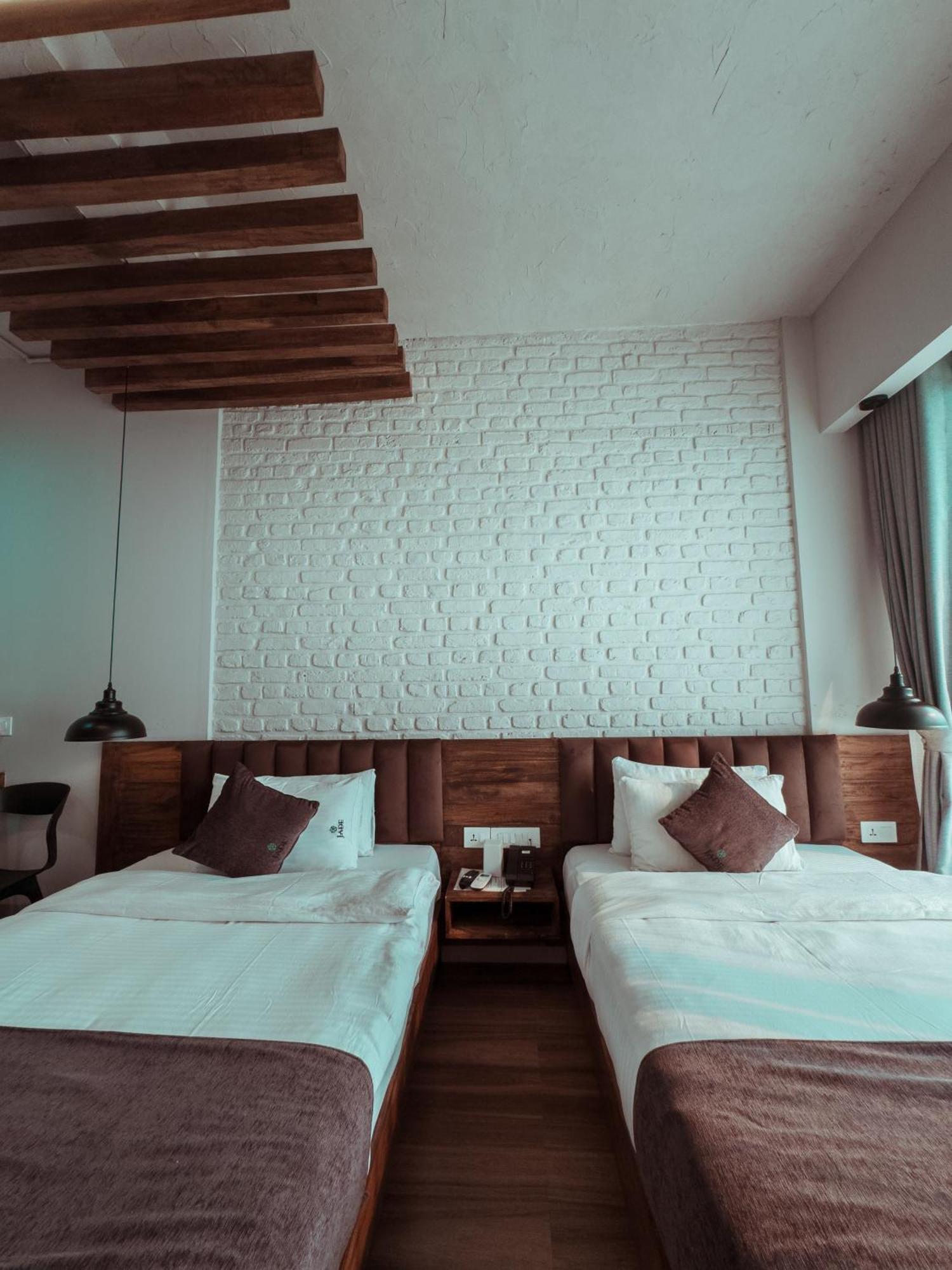 Jade City Hotel โพคารา ภายนอก รูปภาพ